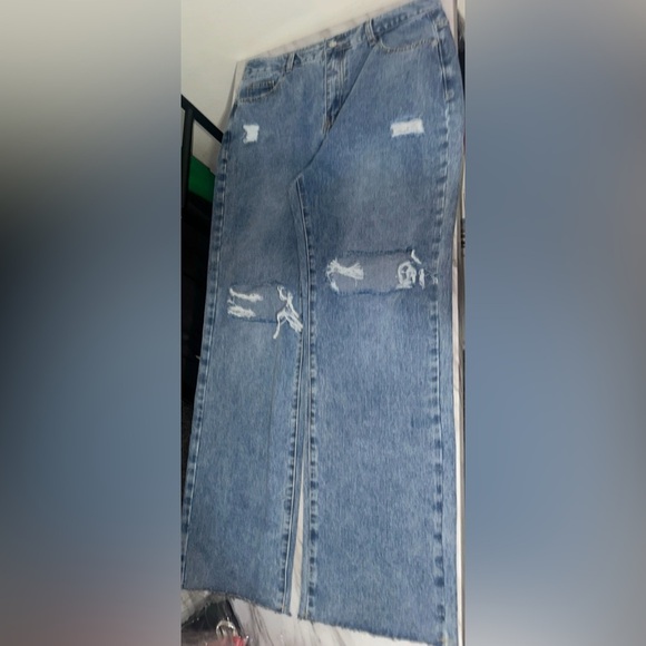 Pretty Little Thing Women Distressed Blue Jeans size 12 - Picture 1 of 6